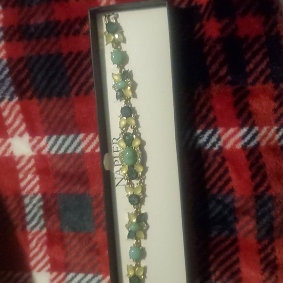 Napier Bracelet - Picture 2 of 4